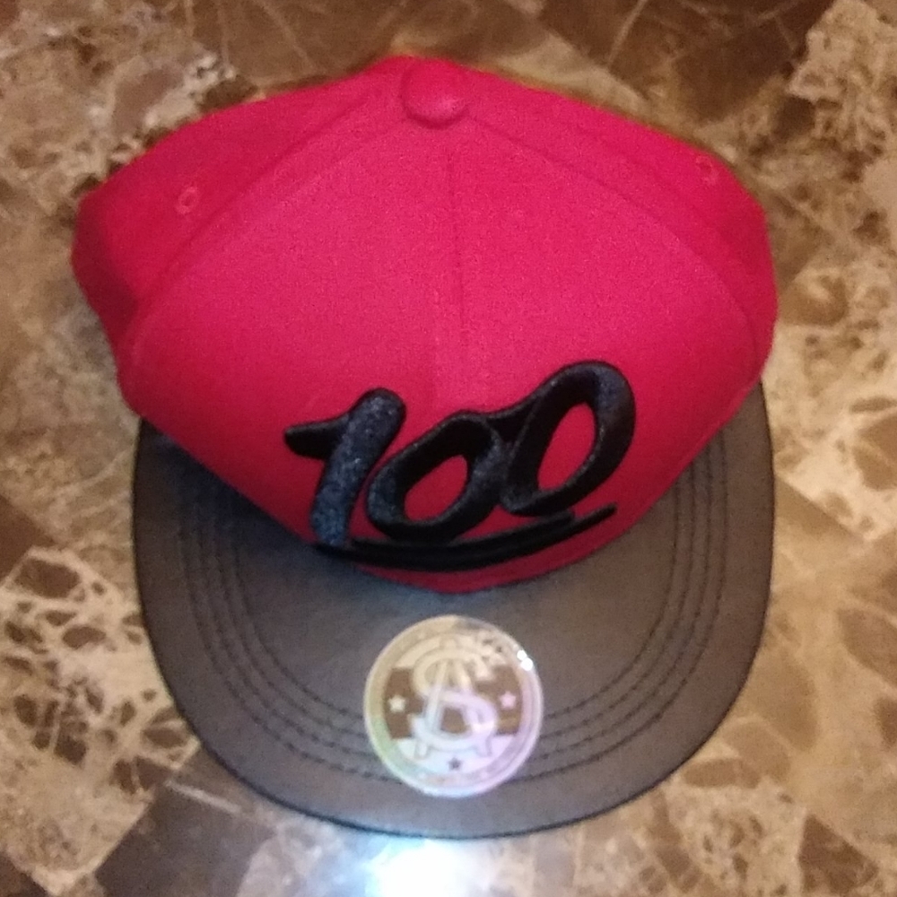 Hat💯 - Picture 2 of 4